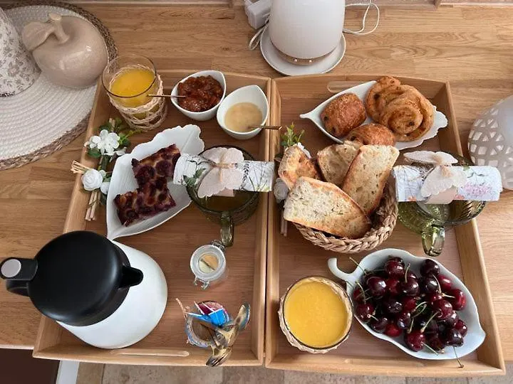 La Bastide De Grosille Bed & Breakfast Savasse France