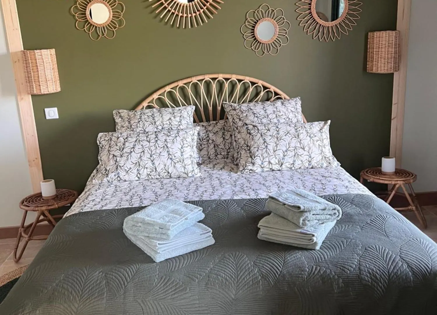La Bastide De Grosille Bed & Breakfast Savasse